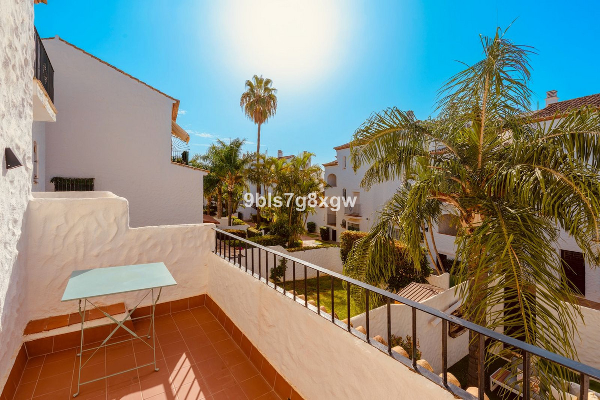 Piso de 1 Dormitorio y 1 Baño en alquiler en El Paraíso, Estepona