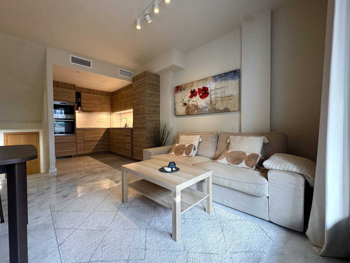 Casa Adosada de 3 Dormitorios y 4 Baños en venta en Riviera del Sol, Mijas