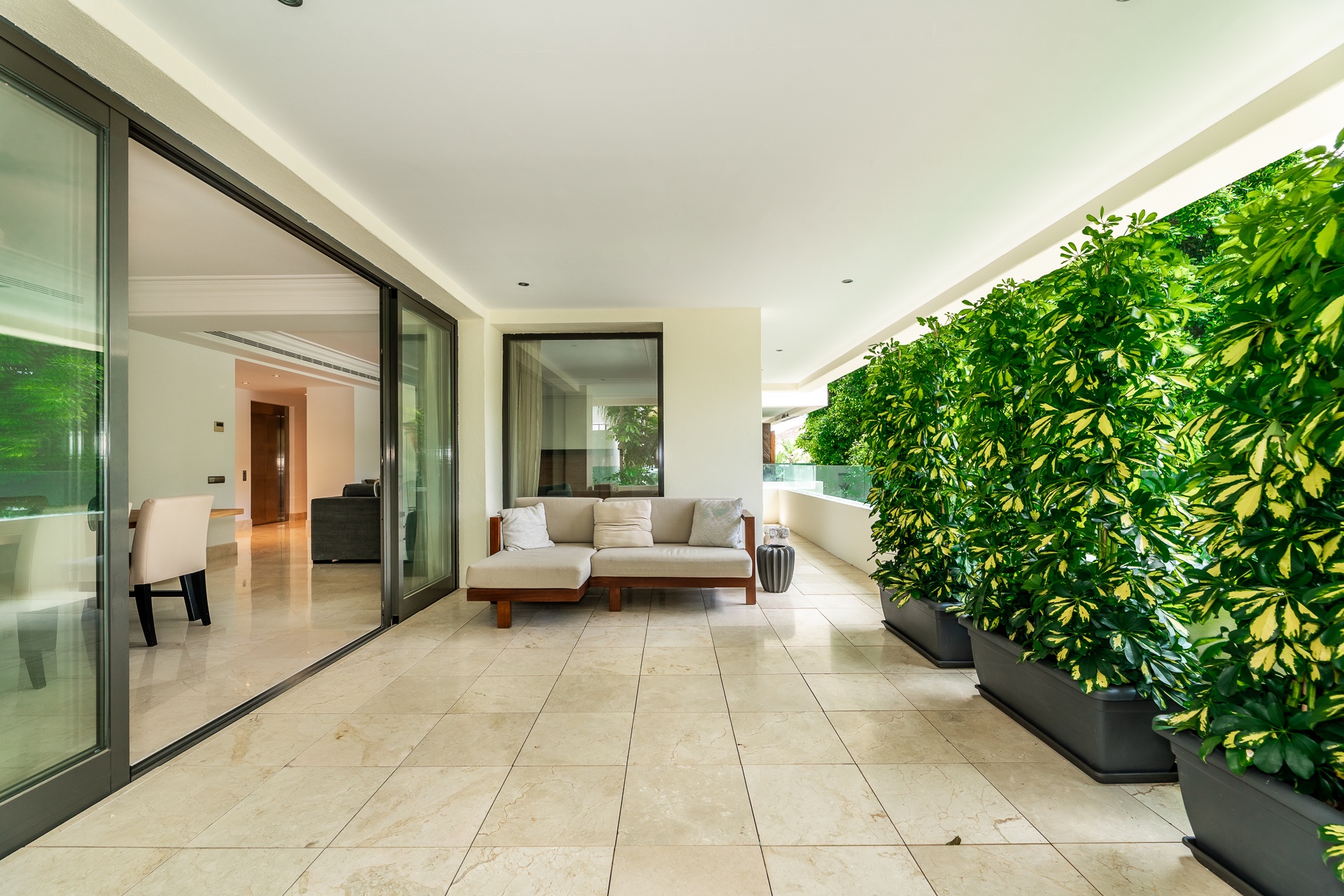 3 спални, 3 бани - Апартамент за продажба в Los Monteros, Marbella
