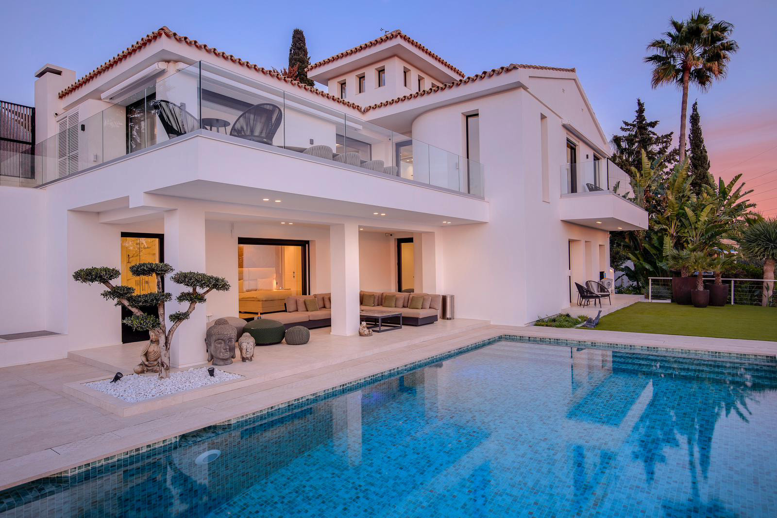 Casa de 4 Dormitorios y 4 Baños en venta en El Rosario, Marbella