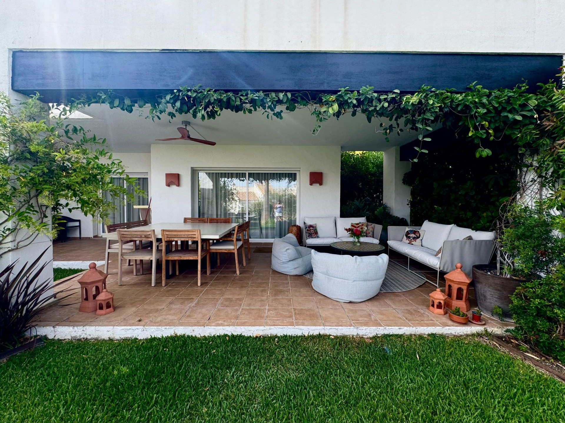 Piso de 2 Dormitorios en venta en Nueva Andalucía, Marbella