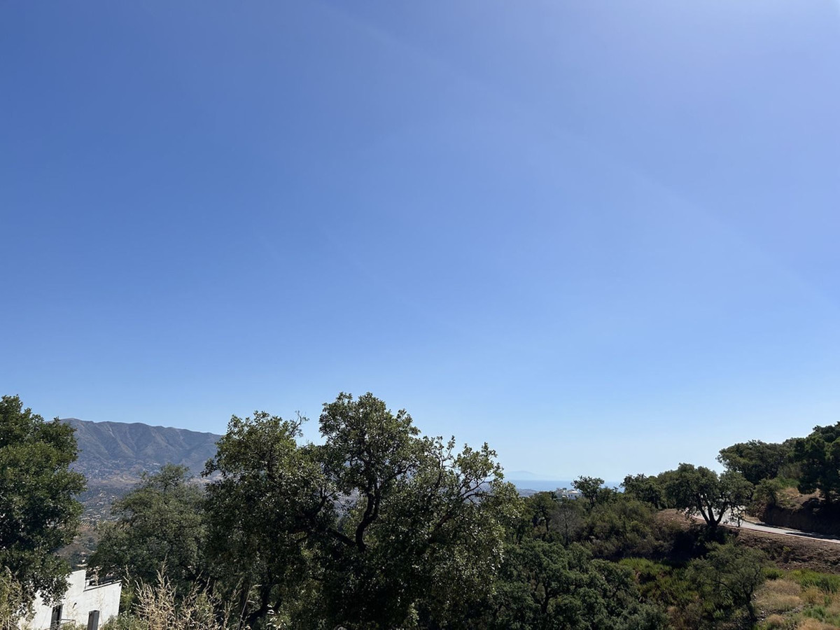 Terreno en venta en La Mairena, Marbella