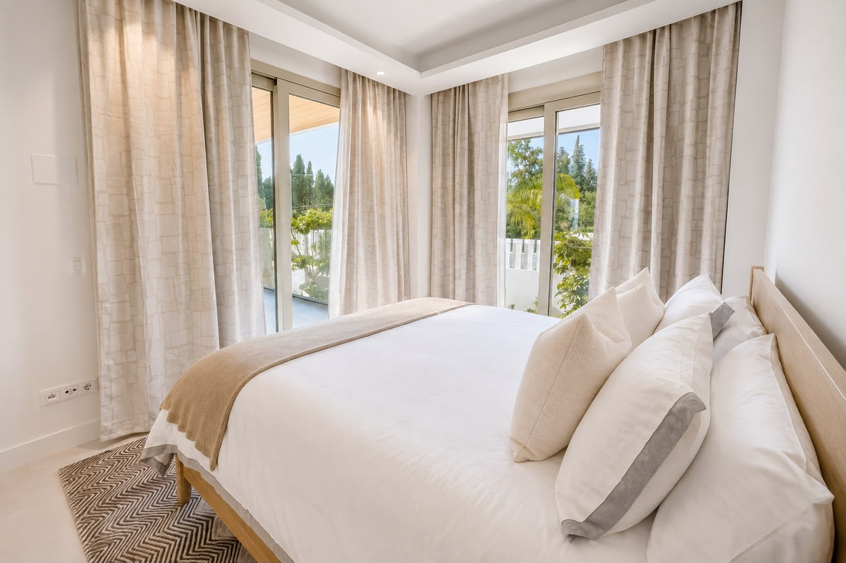 Piso de 3 Dormitorios y 3 Baños en venta en Milla de Oro, Marbella