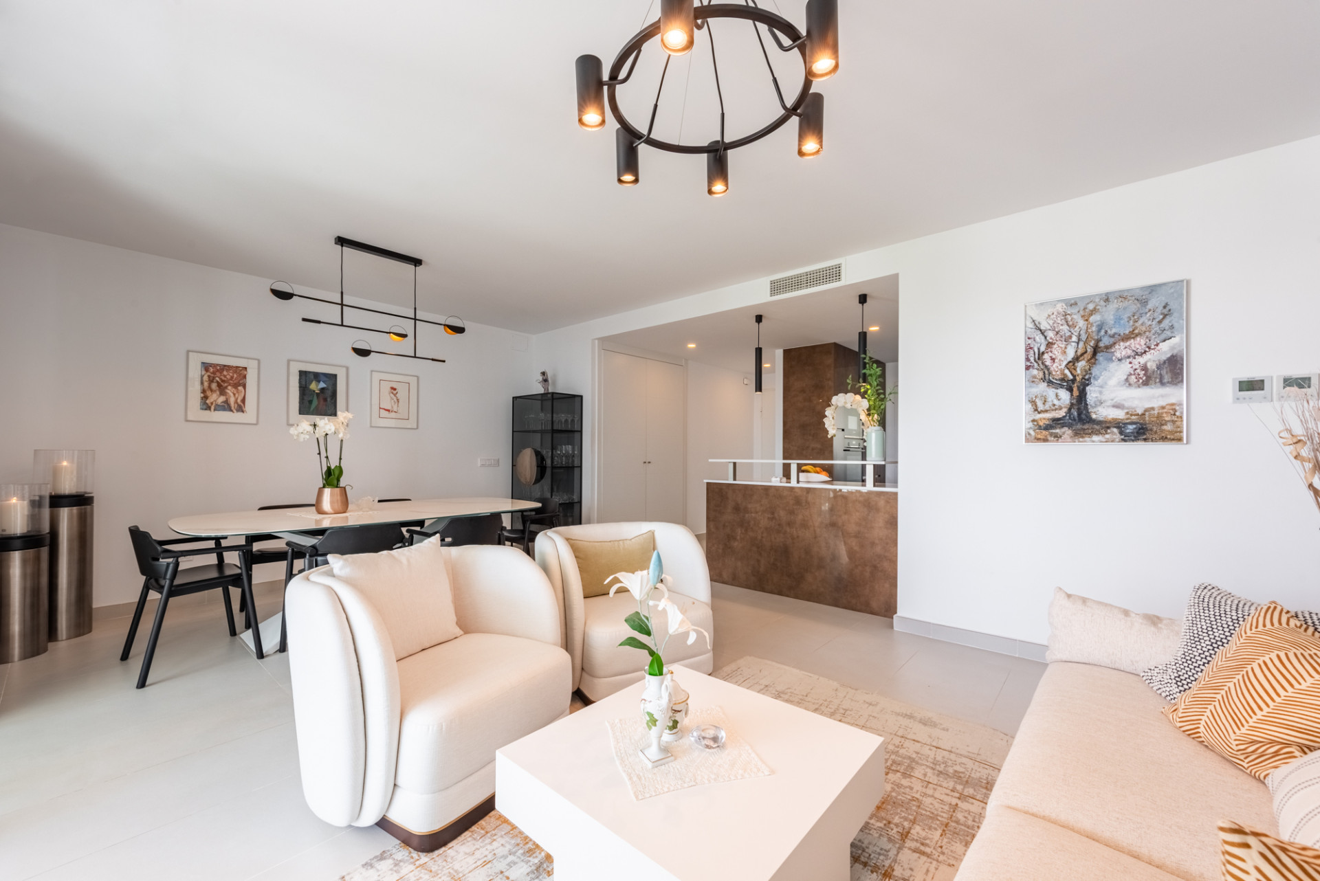 Piso de 3 Dormitorios y 2 Baños en venta en Estepona