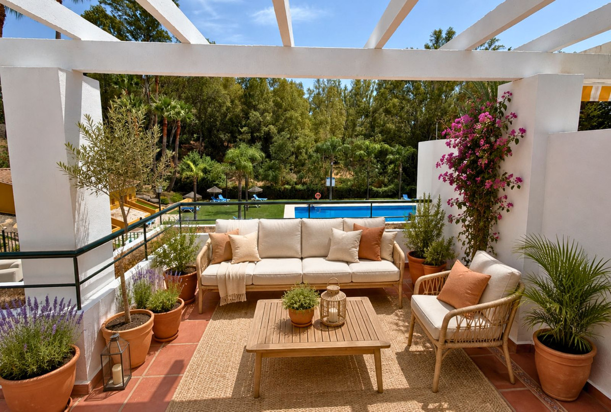 Ático de 2 Dormitorios en venta en Nueva Andalucía, Marbella