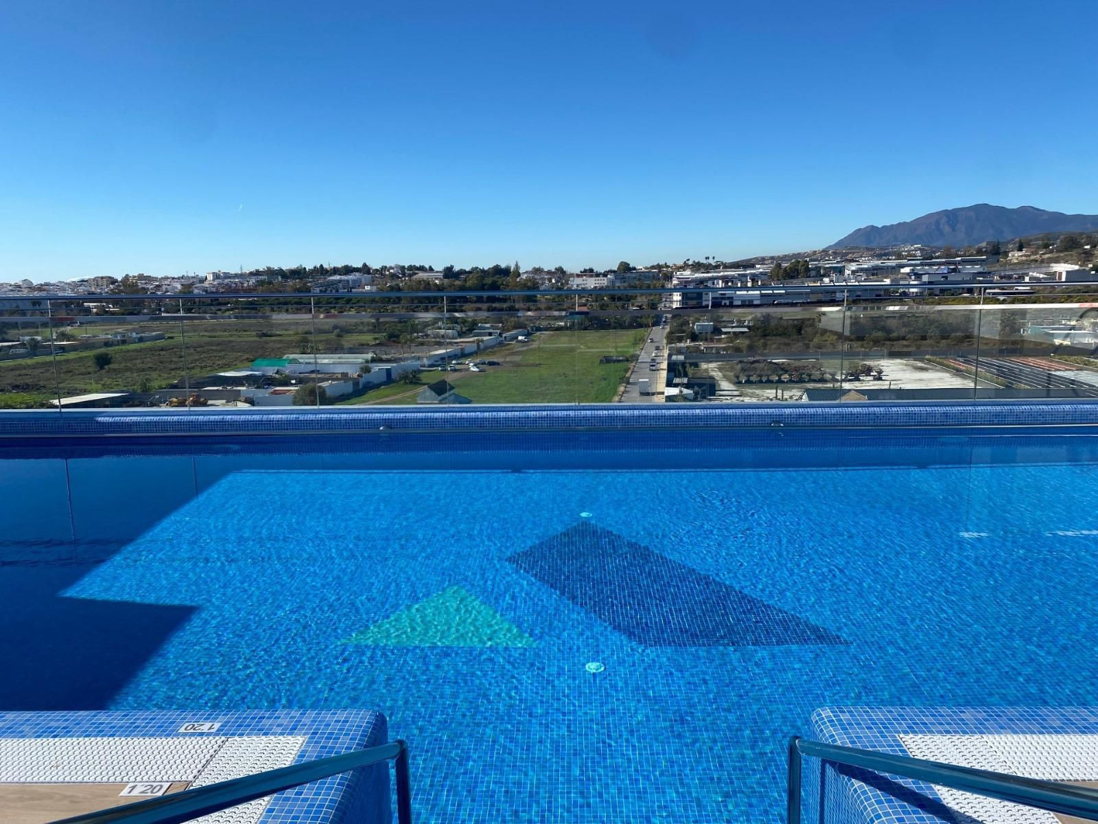 Piso de 3 Dormitorios y 2 Baños en venta en Nueva Andalucía, Marbella