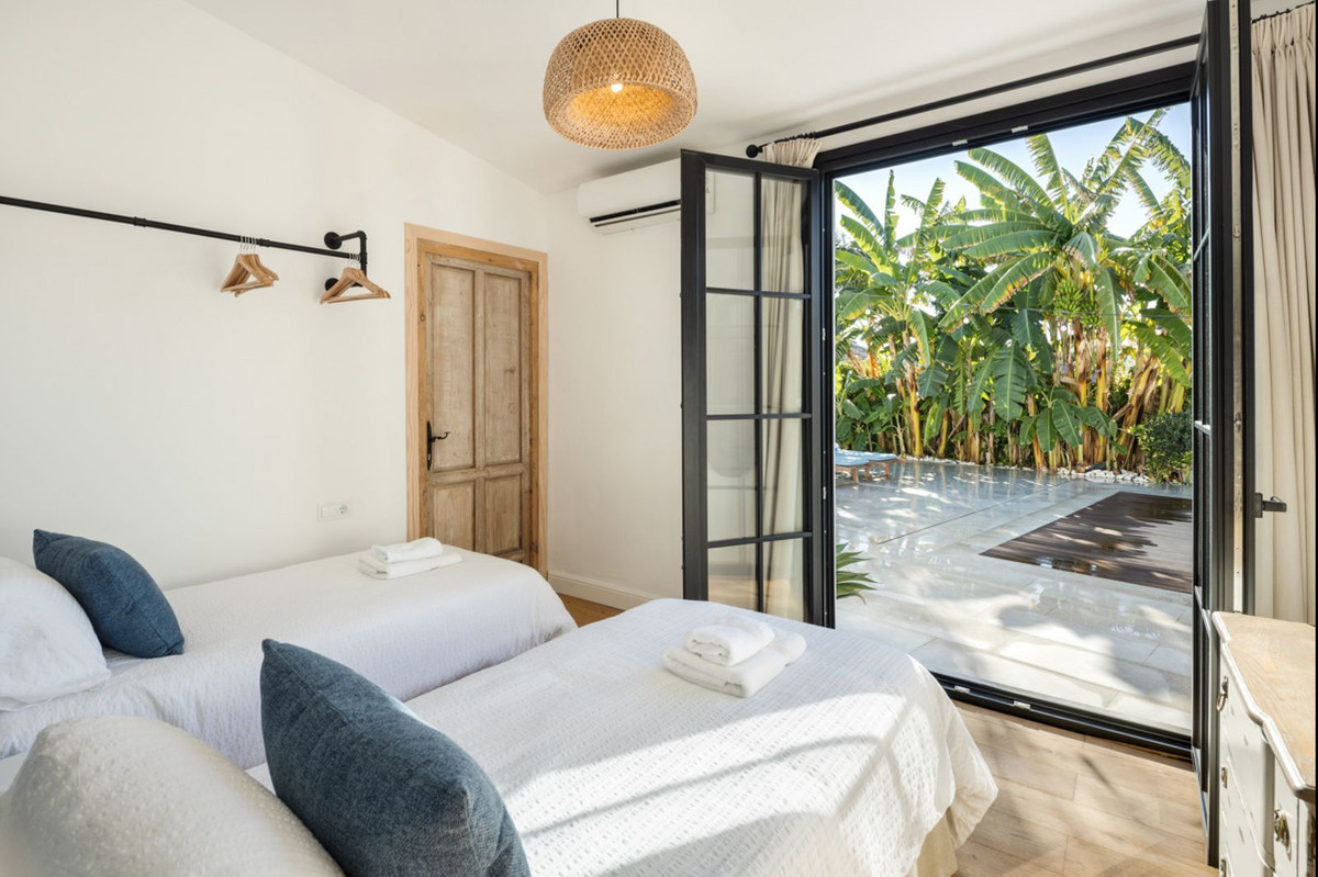 Casa de 8 Dormitorios y 7 Baños en venta en Guadalmina Alta, San Pedro de Alcántara