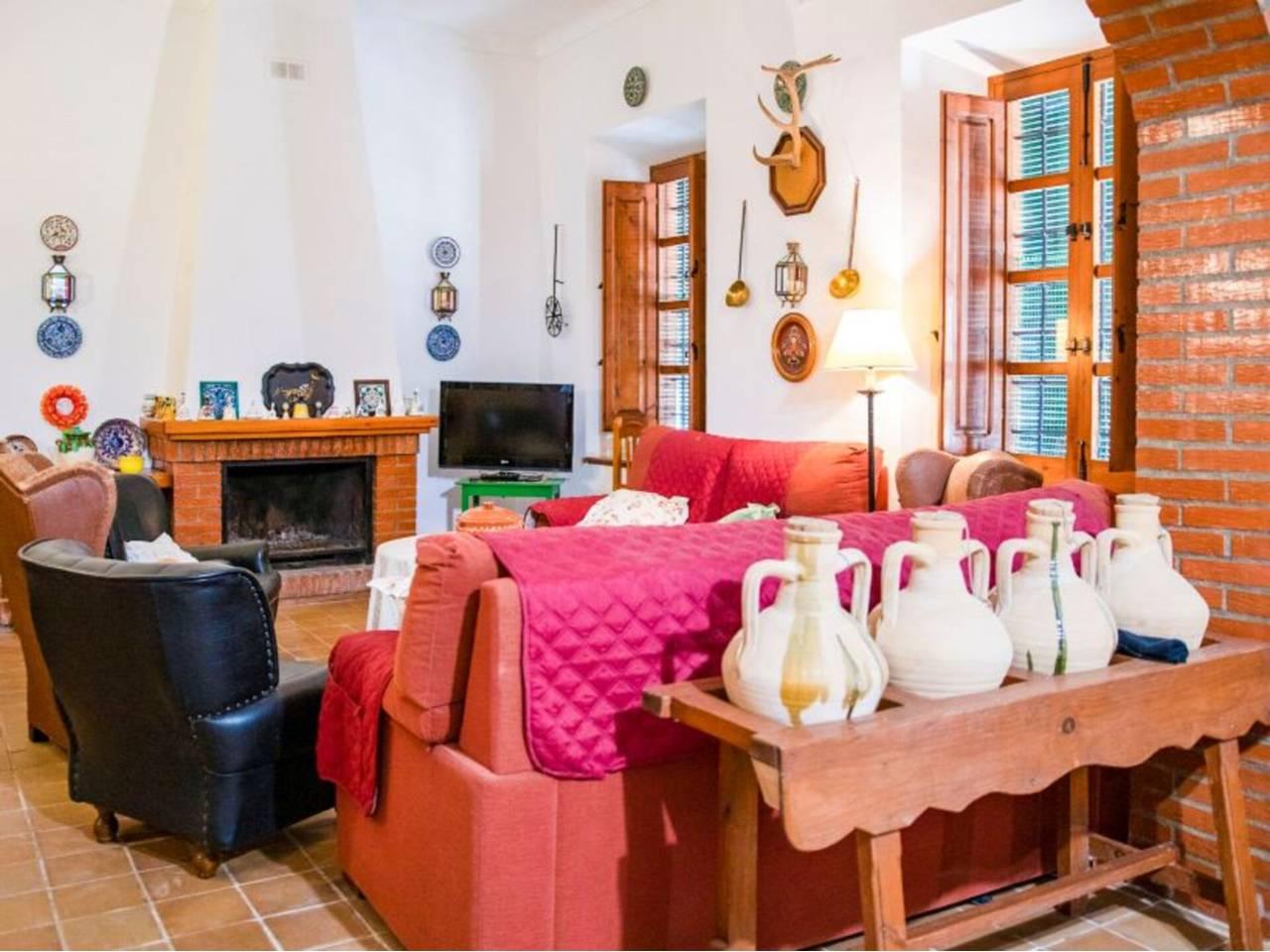 Casa Adosada de 7 Dormitorios y 4 Baños en venta en Vera