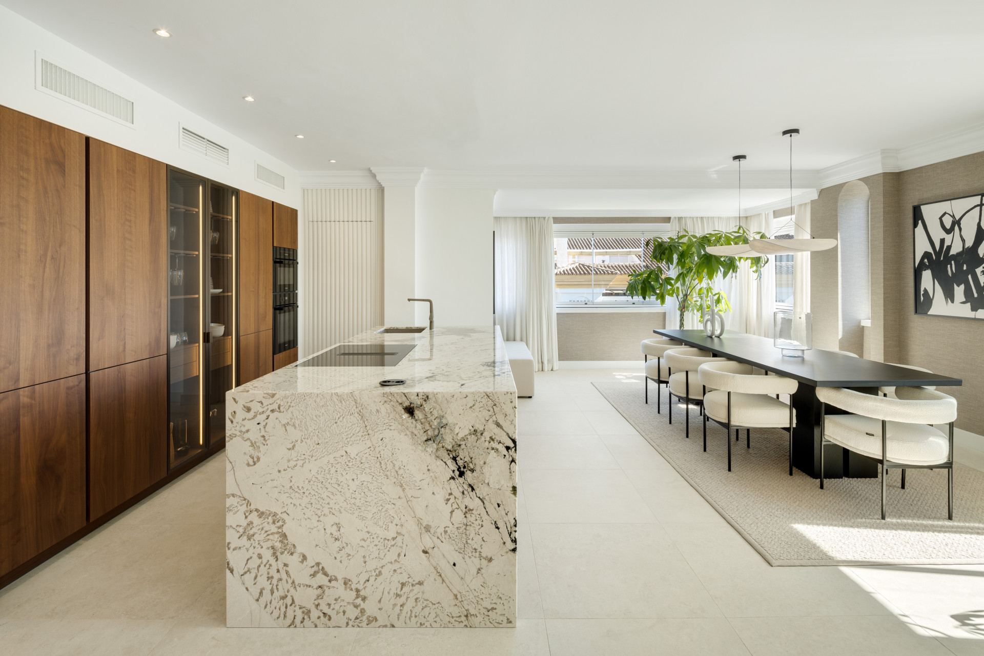 Ático de 5 Dormitorios y 5 Baños en venta en Milla de Oro, Marbella