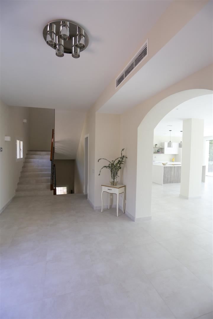 Casa de 4 Dormitorios en venta en Nueva Andalucía, Marbella