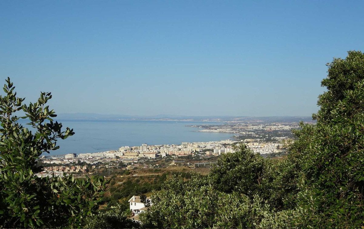 Terreno en venta en Los Monteros, Marbella