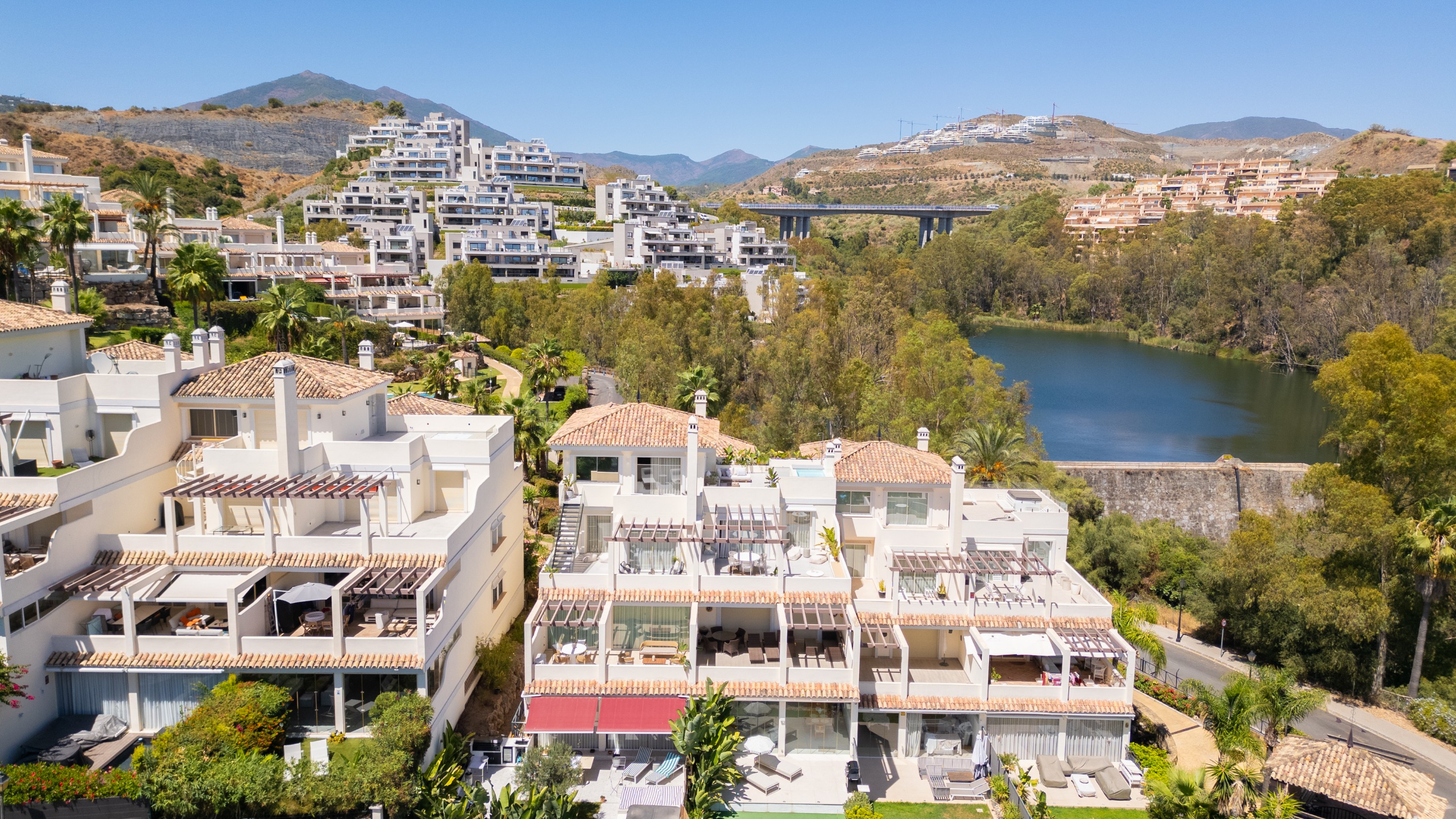 Piso de 3 Dormitorios en venta en Nueva Andalucía, Marbella