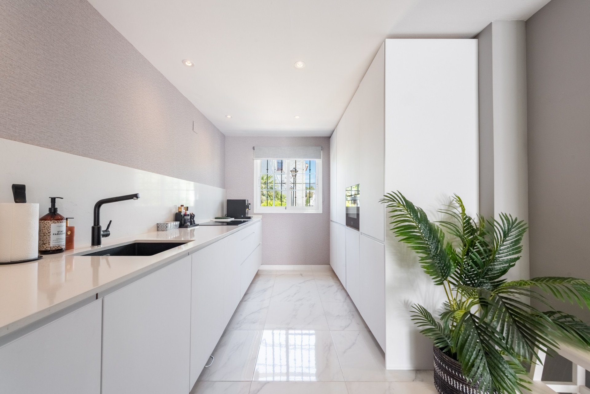 Casa Adosada de 3 Dormitorios y 3 Baños en venta en Milla de Oro, Marbella