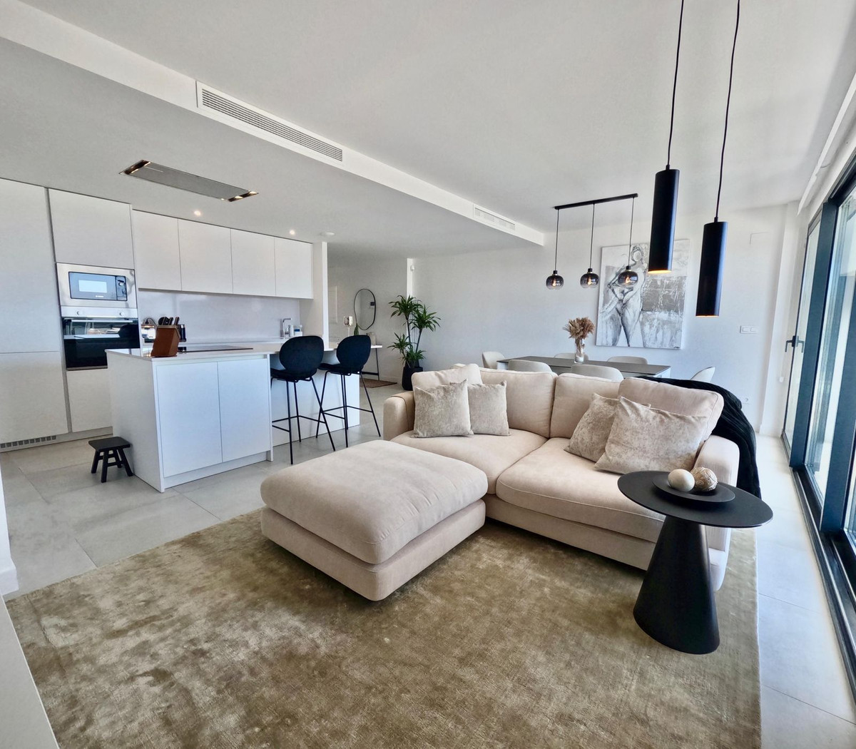 Piso de 3 Dormitorios y 2 Baños en venta en Nueva Milla de Oro, Estepona