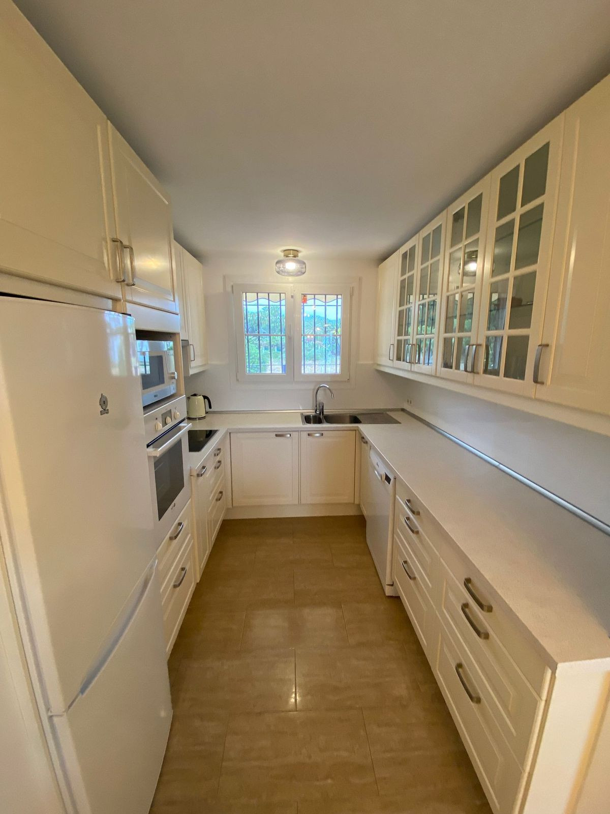 Piso de 2 Dormitorios y 2 Baños en venta en Estepona