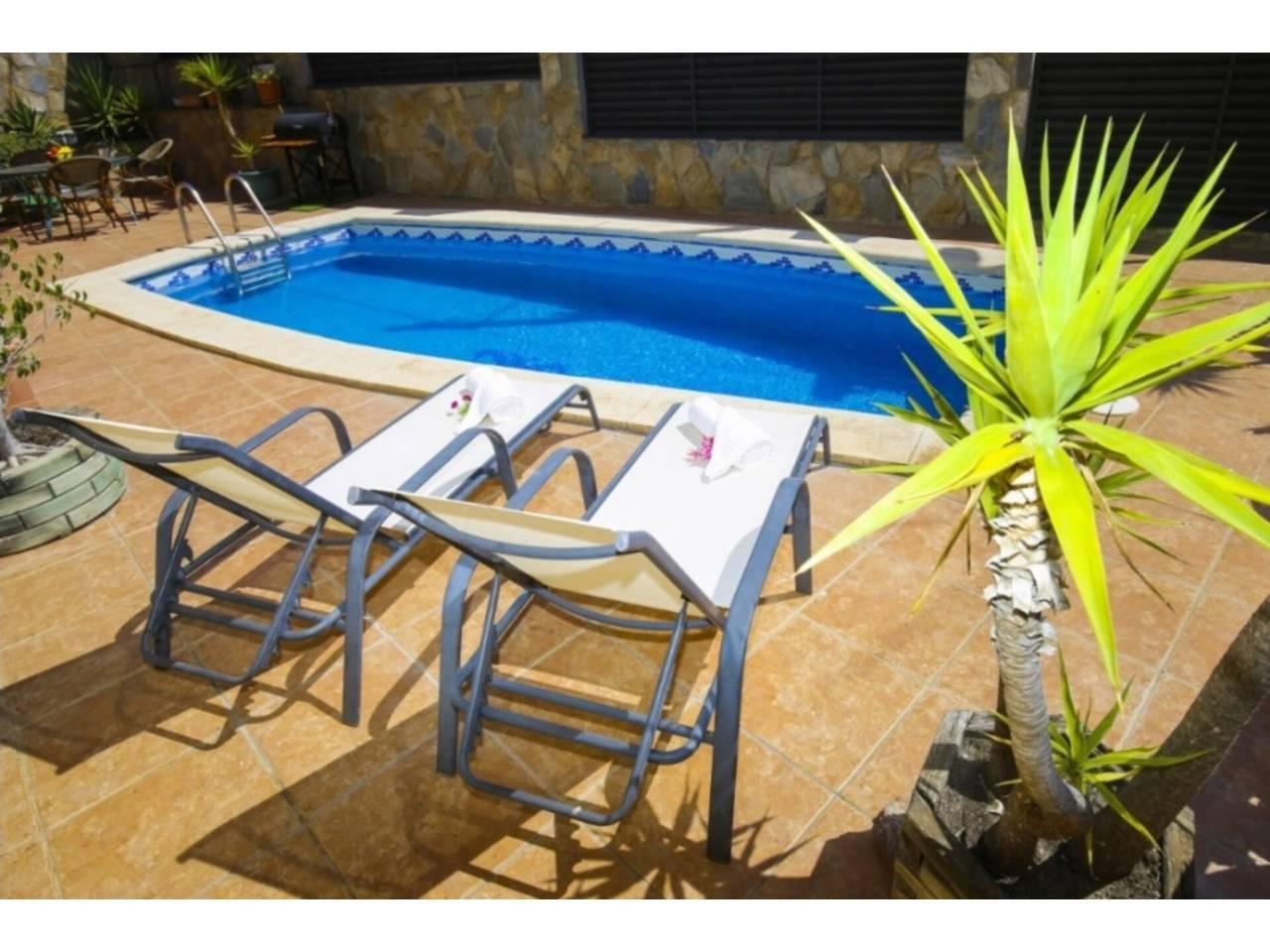 Casa Adosada de 4 Dormitorios en venta en Salou