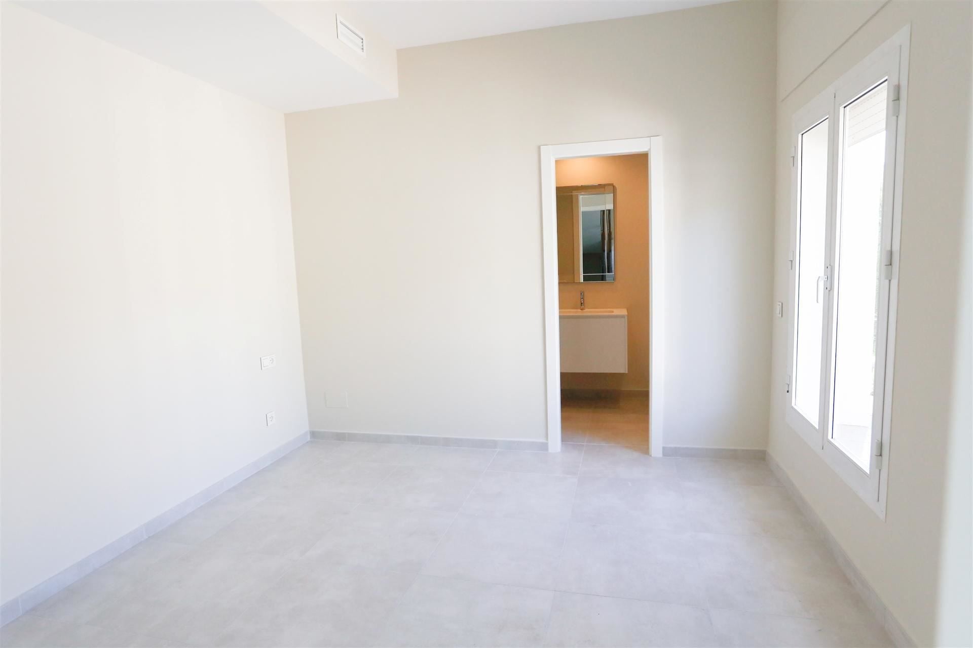 Casa de 4 Dormitorios en venta en Nueva Andalucía, Marbella