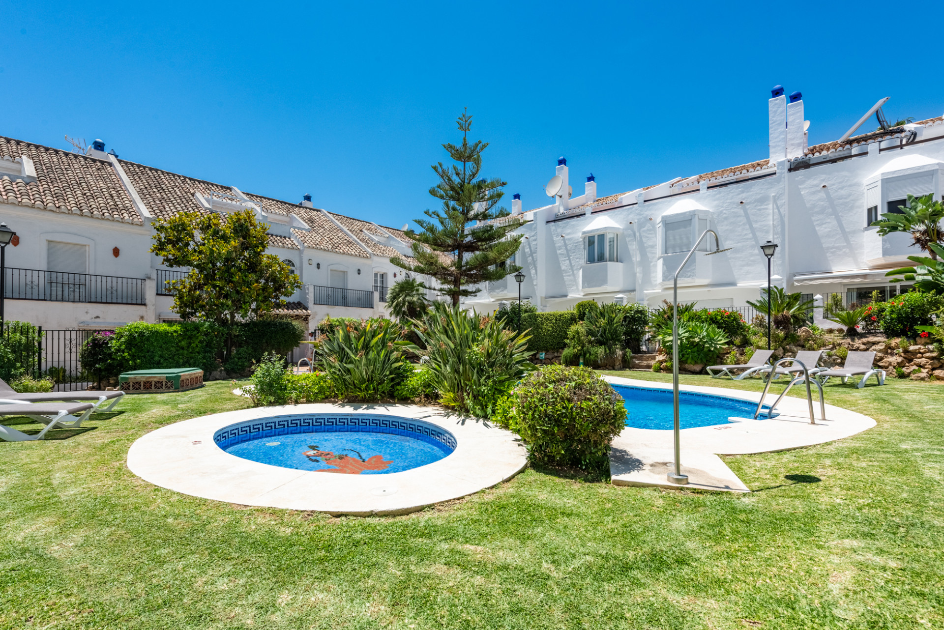Casa Adosada de 3 Dormitorios y 3 Baños en venta en Milla de Oro, Marbella