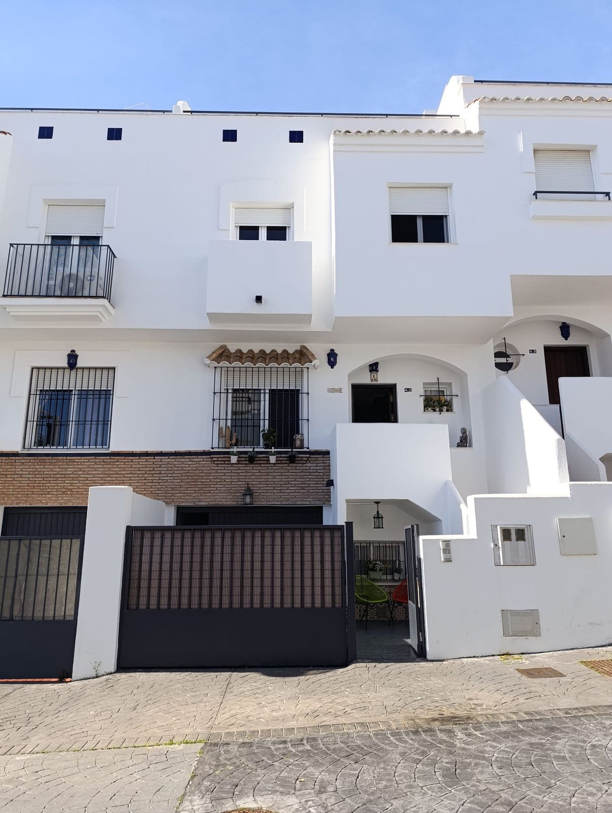 Casa Adosada de 3 Dormitorios y 3 Baños en venta en Fuengirola