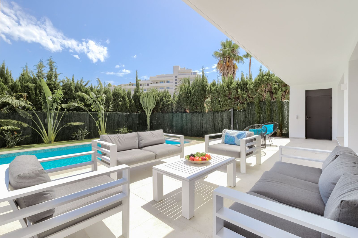 5 спални, 5 бани - Вила за продажба в San Pedro de Alcántara
