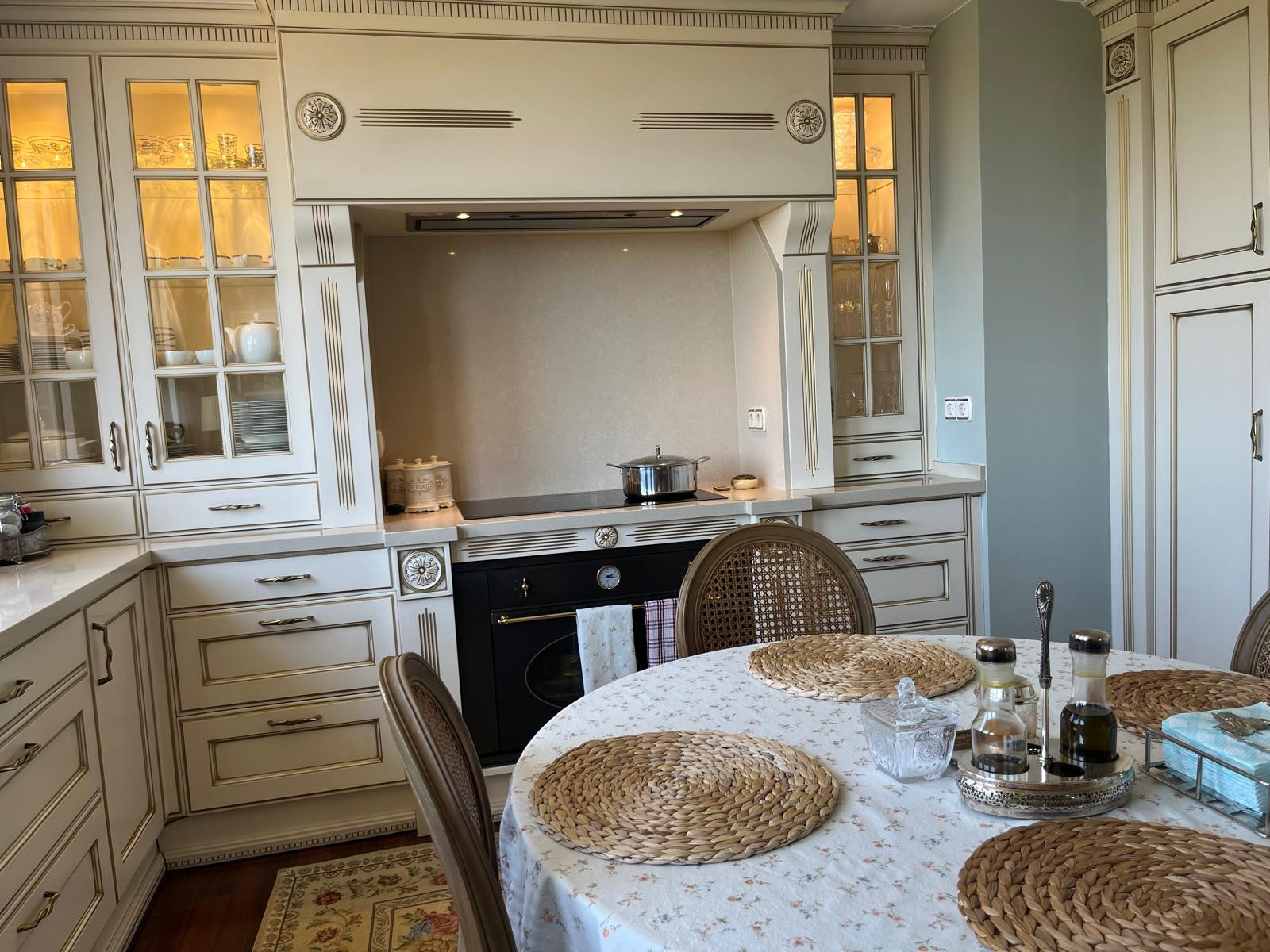 Ático de 3 Dormitorios y 3 Baños en venta en Bahía de Marbella