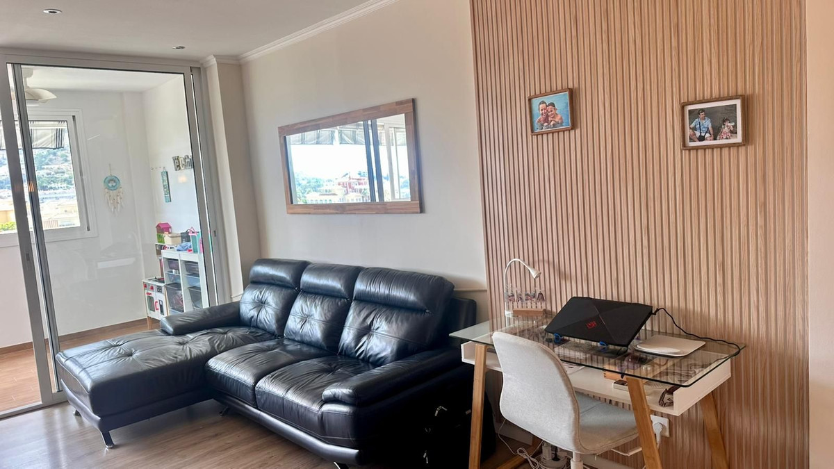 Piso de 2 Dormitorios y 2 Baños en venta en Benalmádena
