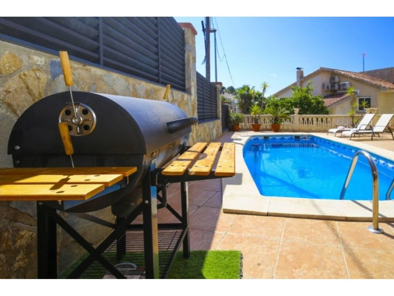 Casa Adosada de 4 Dormitorios en venta en Salou