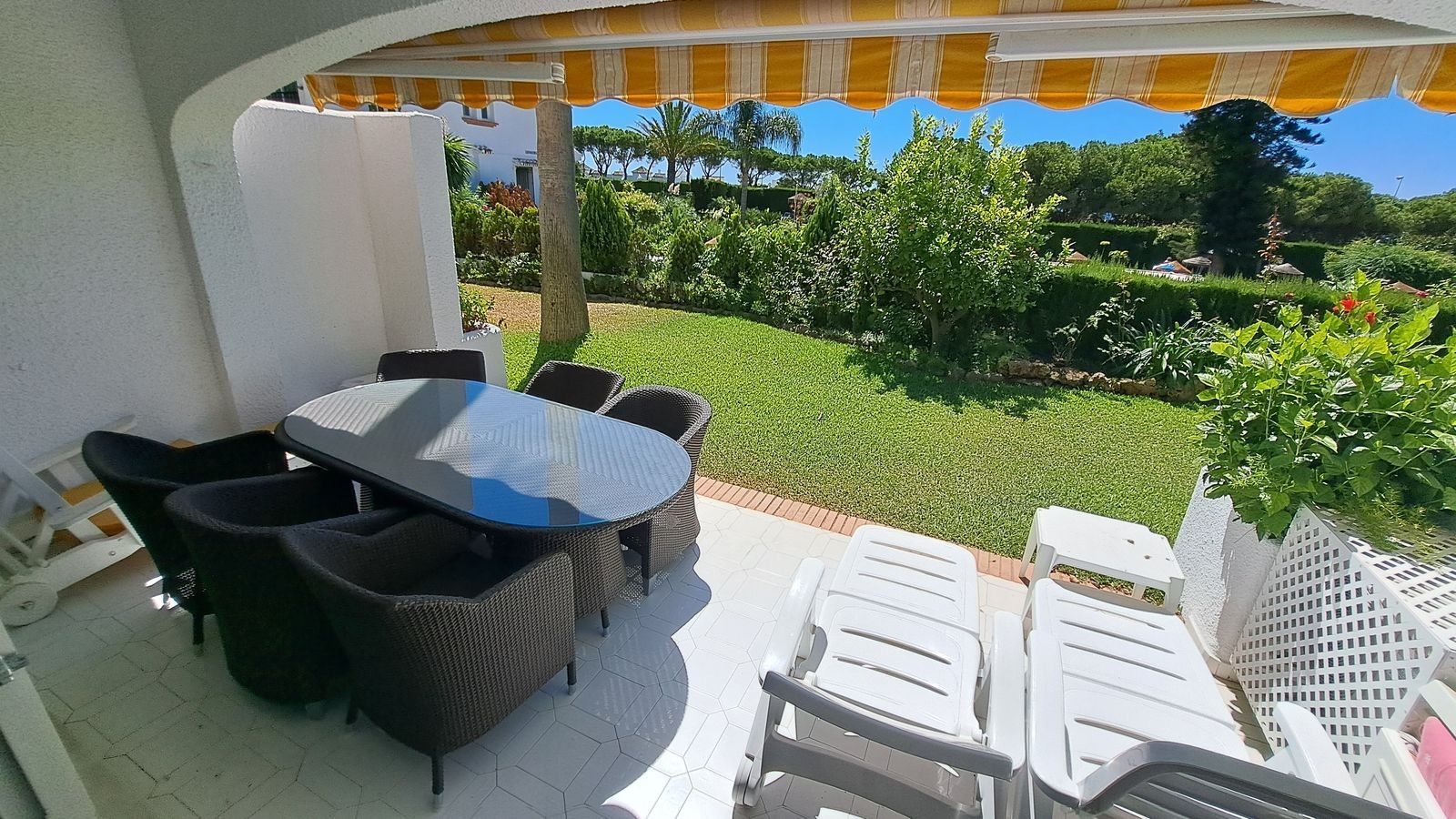 Piso de 3 Dormitorios y 2 Baños en venta en Miraflores, Mijas
