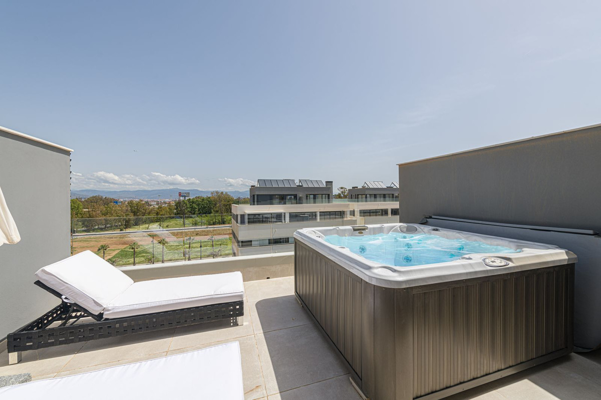 4 Bed - Penthouse for Sale in Torremolinos
