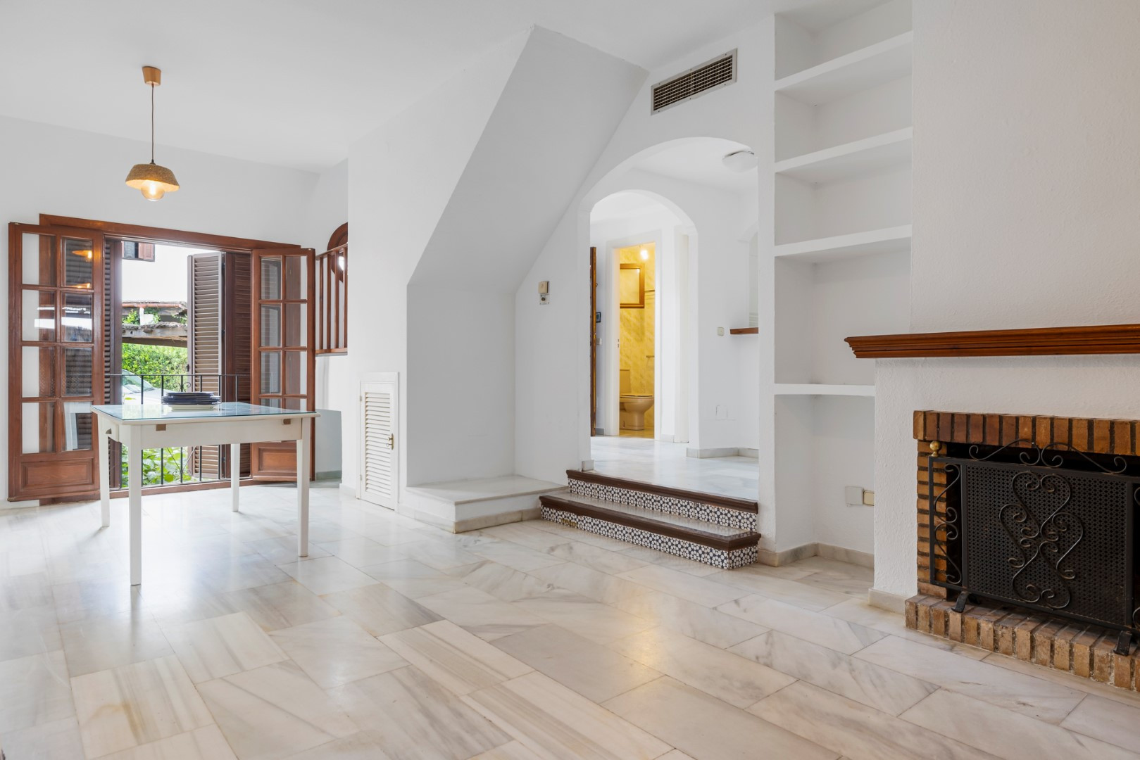 Casa Adosada de 2 Dormitorios y 2 Baños en venta en Estepona