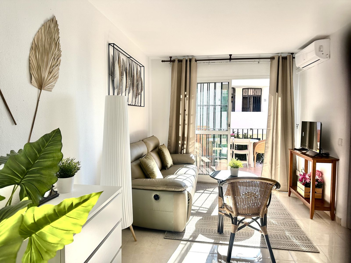 Piso de 2 Dormitorios en venta en Calahonda