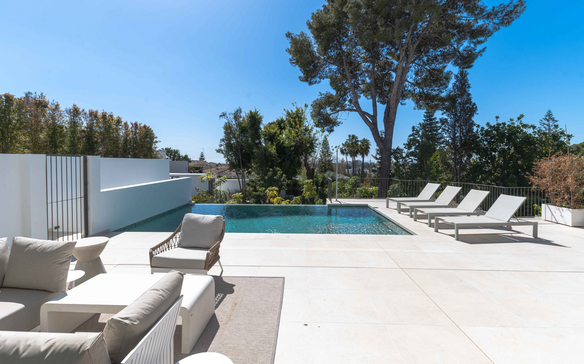 Casa de 5 Dormitorios en venta en San Pedro de Alcántara