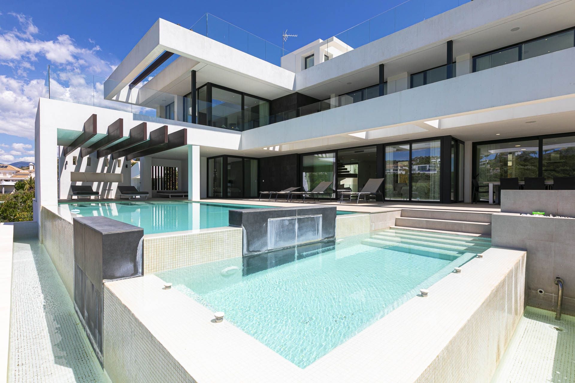 Casa de 6 Dormitorios en venta en La Alquería, Benahavís