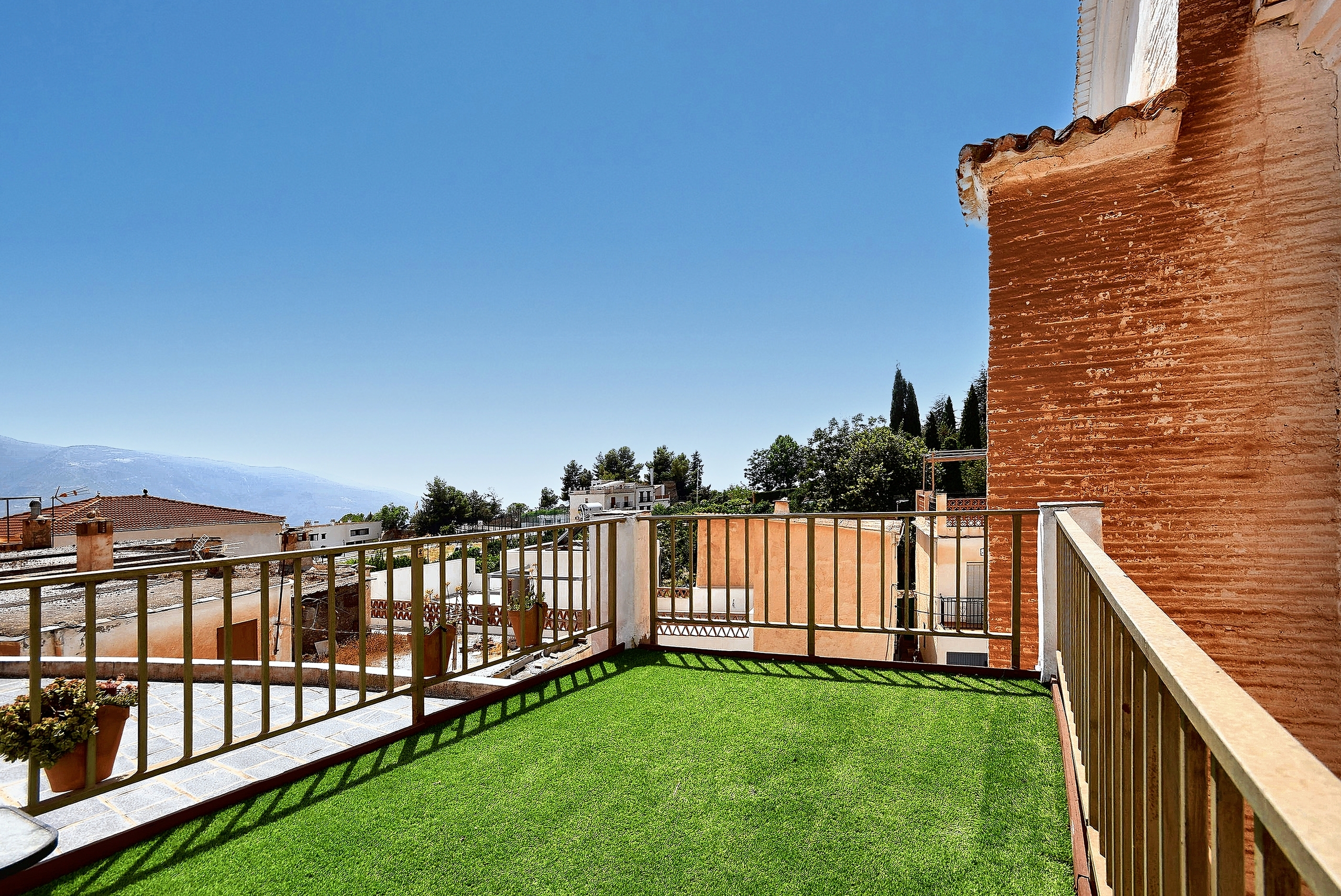 Casa Adosada de 2 Dormitorios y 1 Baño en venta en Carataunas