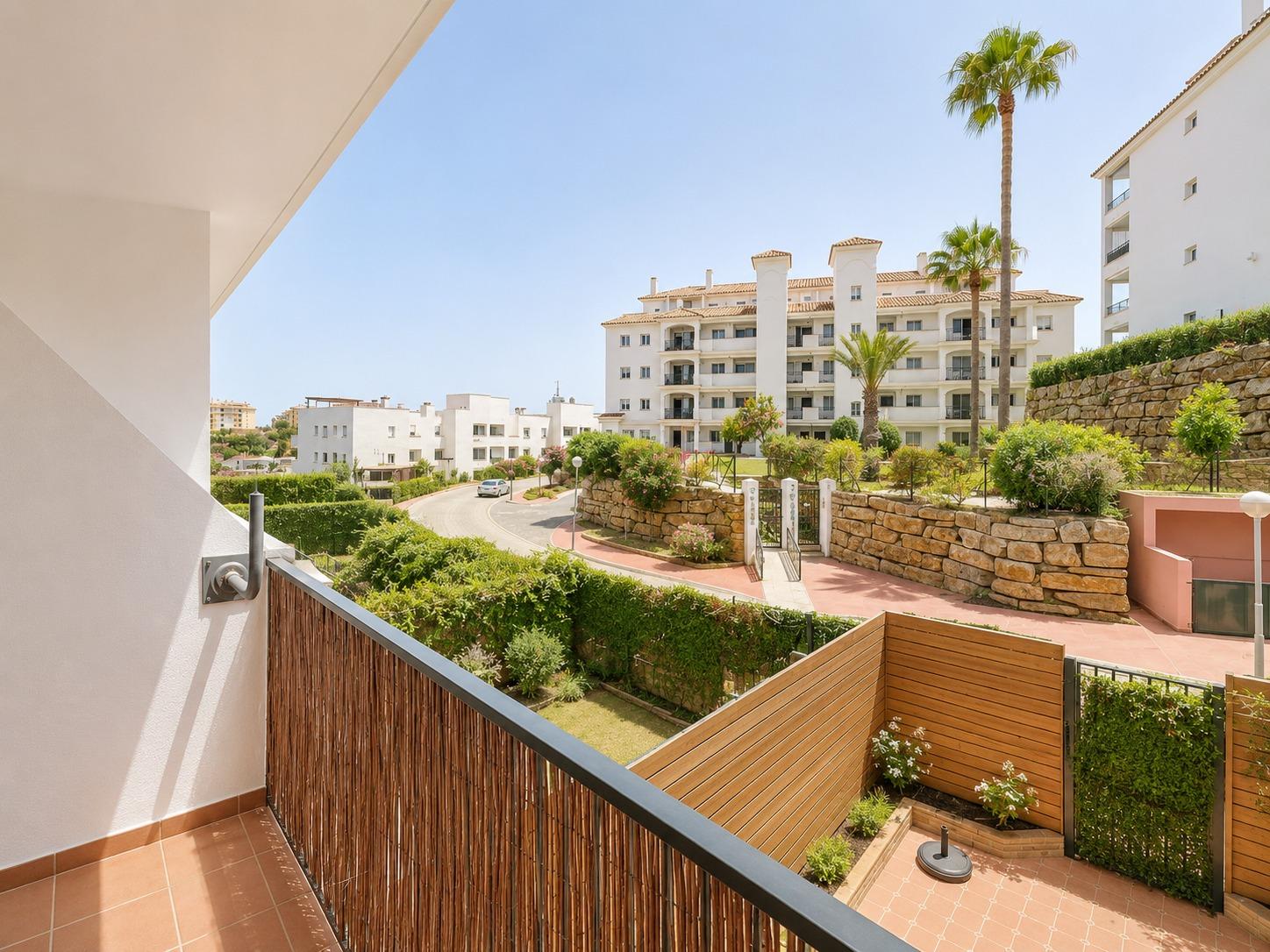 Piso de 3 Dormitorios y 2 Baños en venta en Riviera del Sol, Mijas