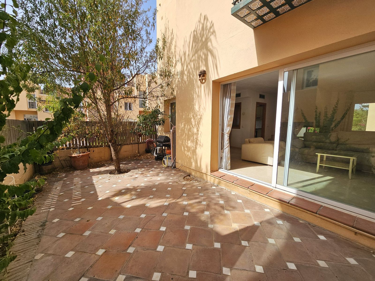 Casa Adosada de 4 Dormitorios y 5 Baños en venta en Nueva Andalucía, Marbella