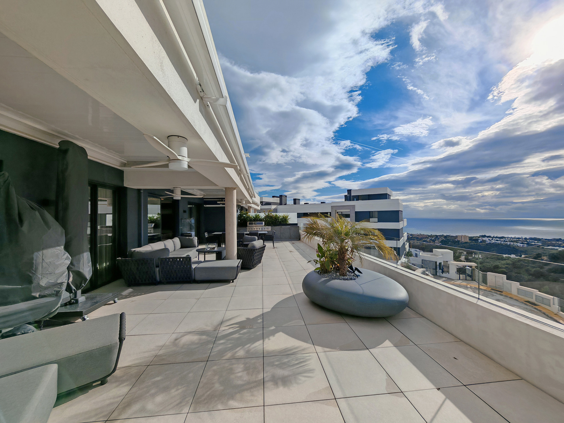 Ático de 3 Dormitorios y 3 Baños en venta en Marbella