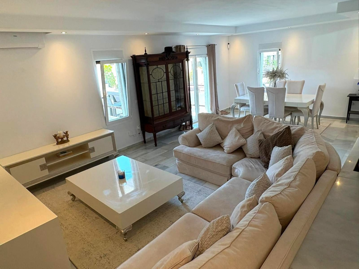 3 Bed - Townhouse for Sale in Nueva Andalucia, Marbella