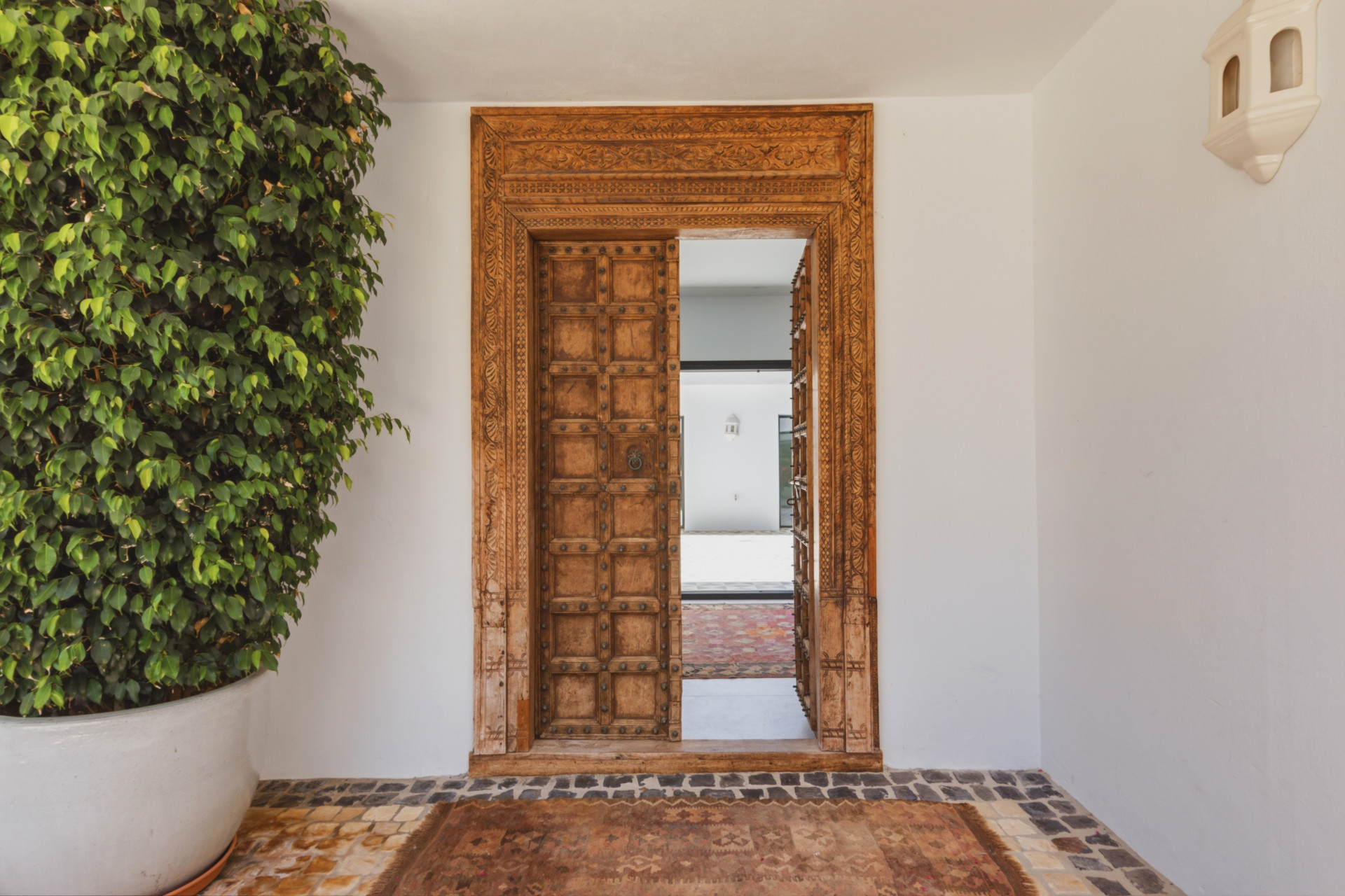 Casa de 9 Dormitorios y 10 Baños en venta en La Alqueria, Estepona