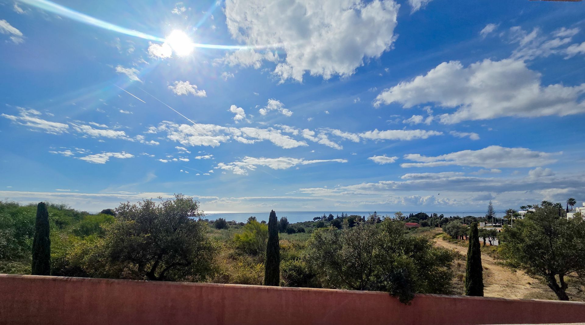 Ático de 3 Dormitorios en venta en Río Real, Marbella
