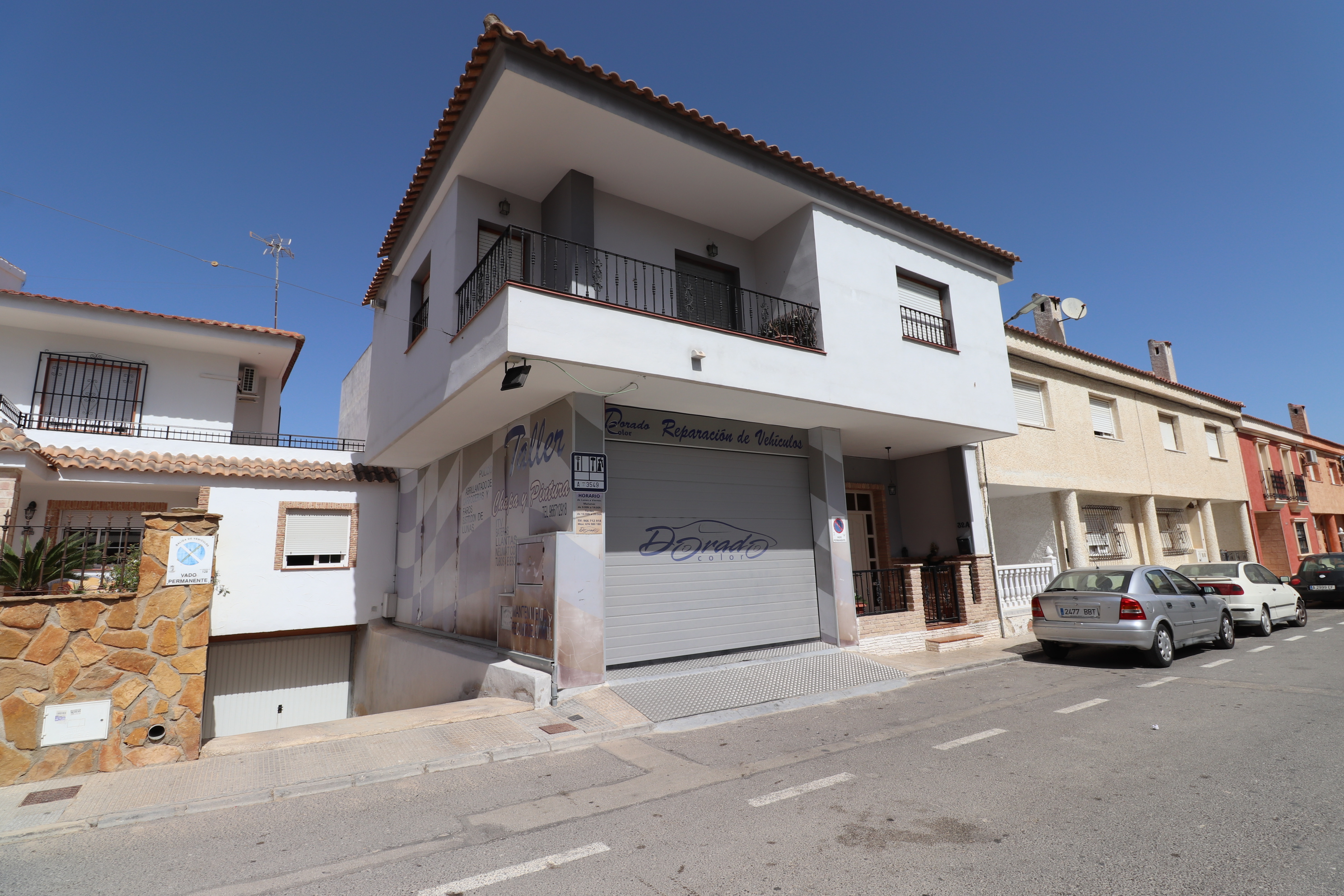 Casa Adosada de 3 Dormitorios en venta en Benijófar
