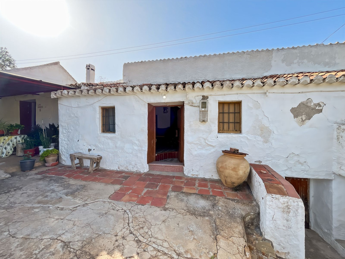 Finca de 5 Dormitorios en venta en Comares