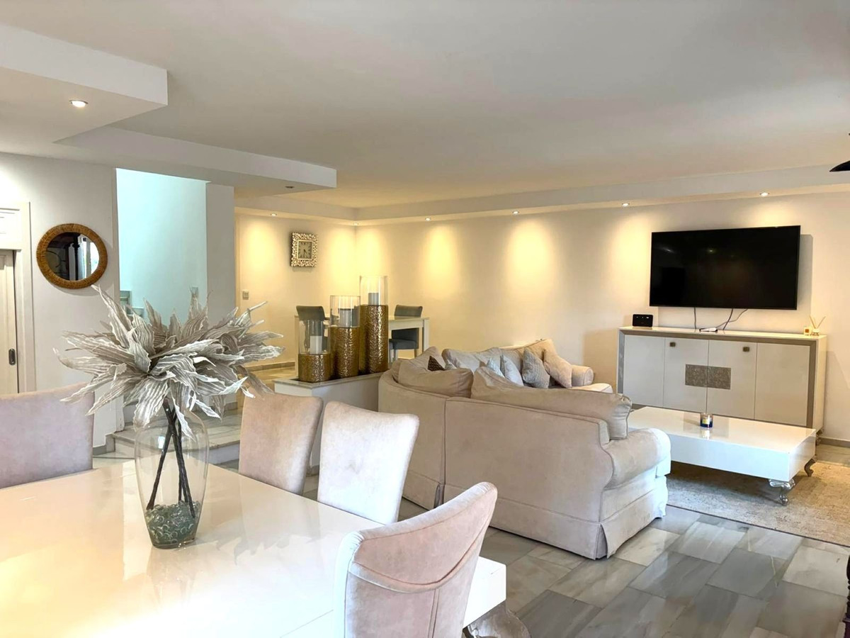 3 Bed - Townhouse for Sale in Nueva Andalucia, Marbella