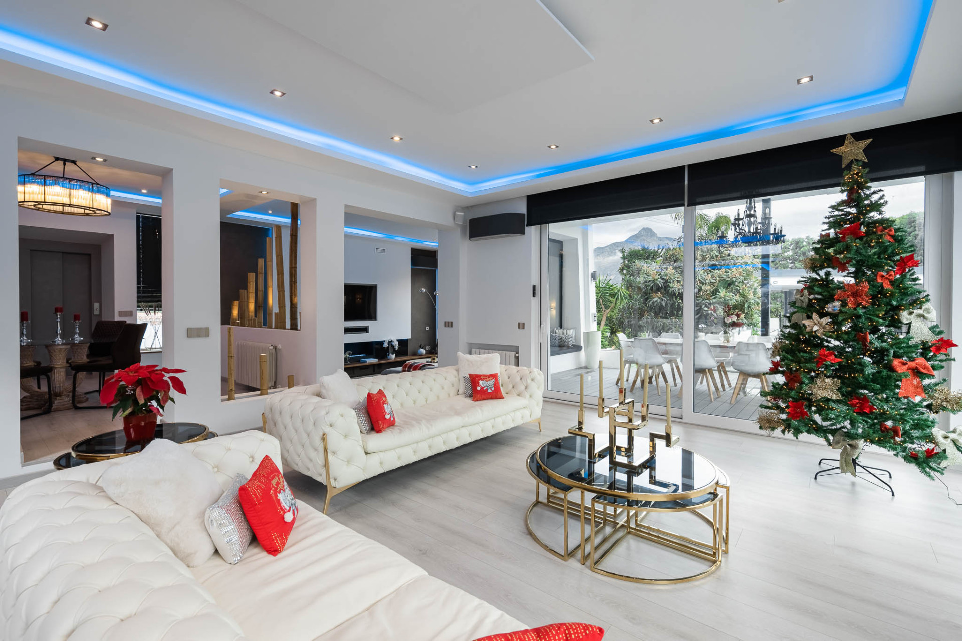 Casa de 8 Dormitorios en venta en Nueva Andalucía, Marbella