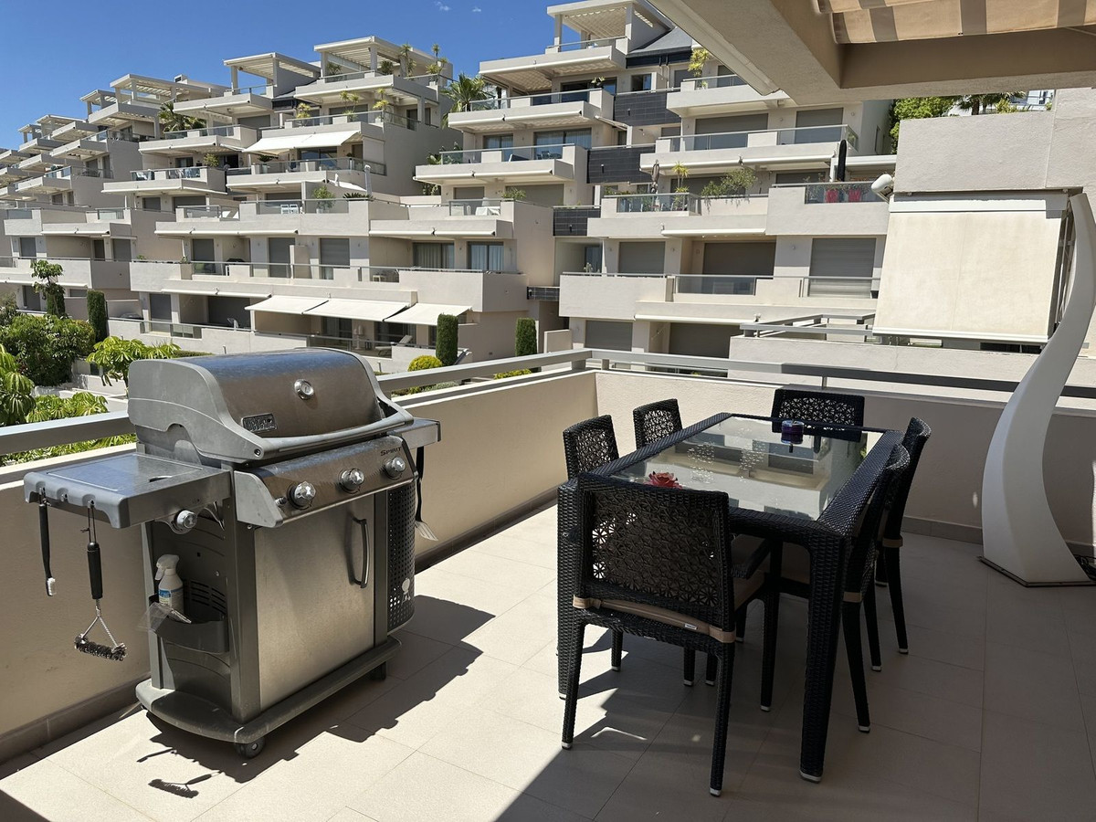 Piso de 3 Dormitorios y 3 Baños en venta en Benahavís