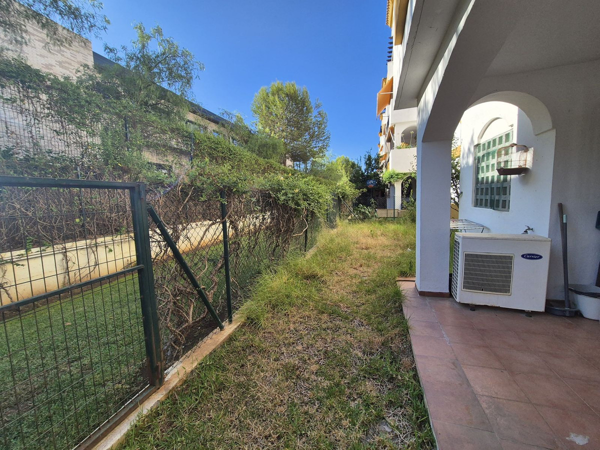 Piso de 3 Dormitorios y 2 Baños en venta en Nagüeles, Marbella