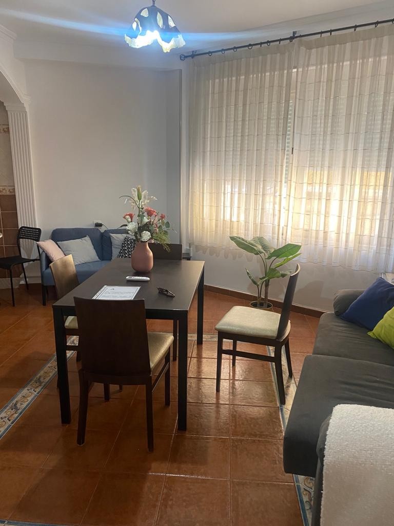 12 Slaapk., 5 Badk. - Rijwoning te koop in Almeria