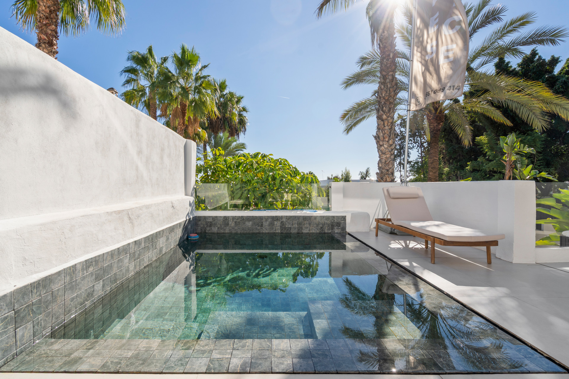 Casa Adosada de 4 Dormitorios y 4 Baños en venta en El Paraíso, Estepona