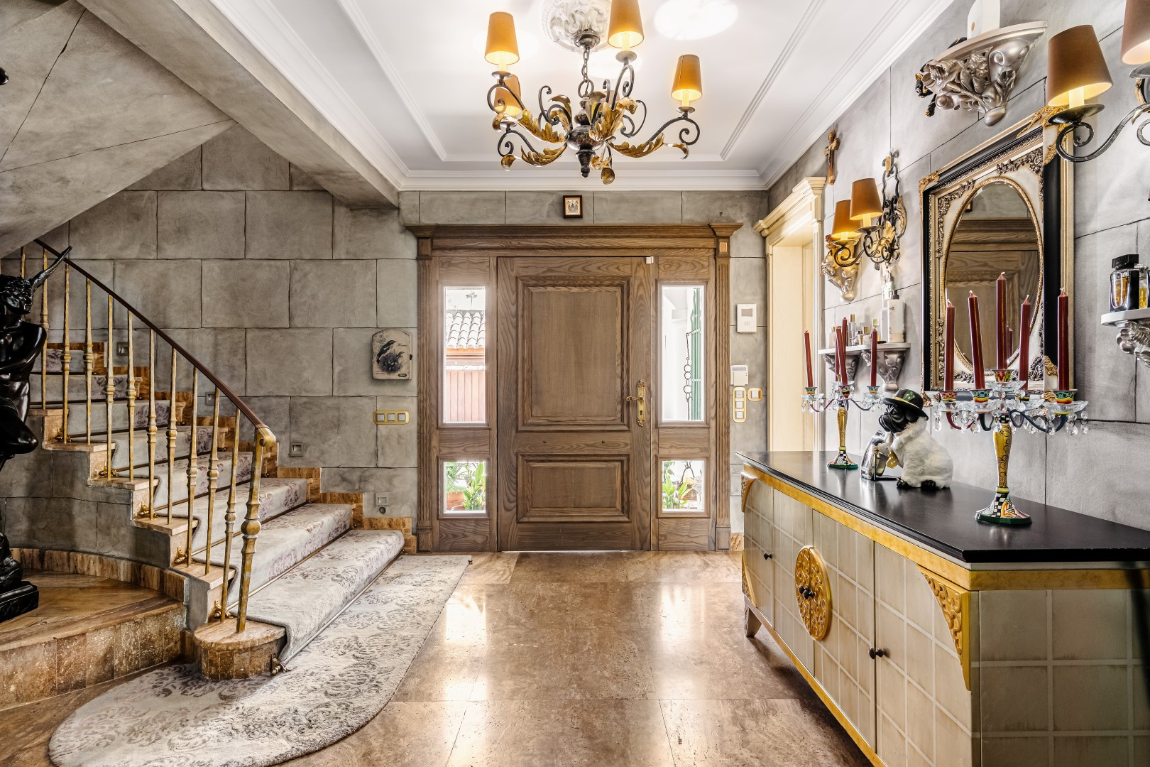 Casa de 5 Dormitorios y 6 Baños en venta en Milla de Oro, Marbella