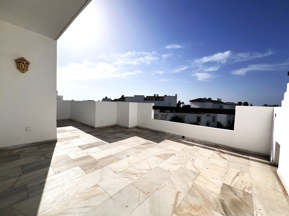 Piso de 2 Dormitorios en venta en Estepona